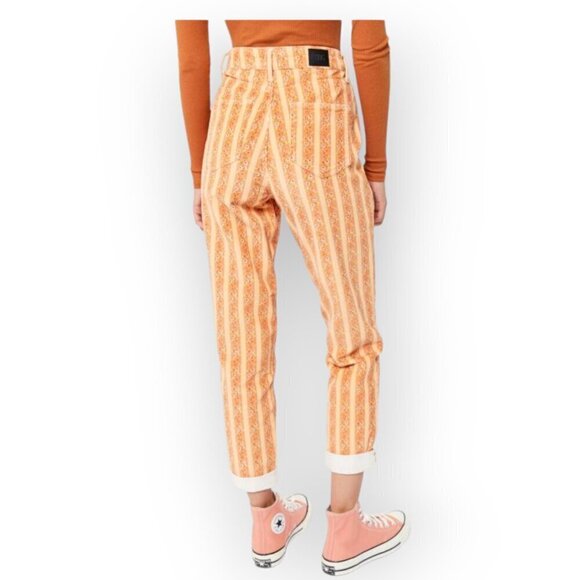 BDG Mom High Rise Peach Pink Floral Corduroy Pants Size 26 Cute Everyday Look - Picture 2 of 12